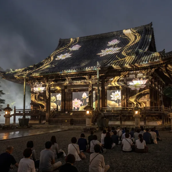 寺院の本堂への投影(イメージ)
